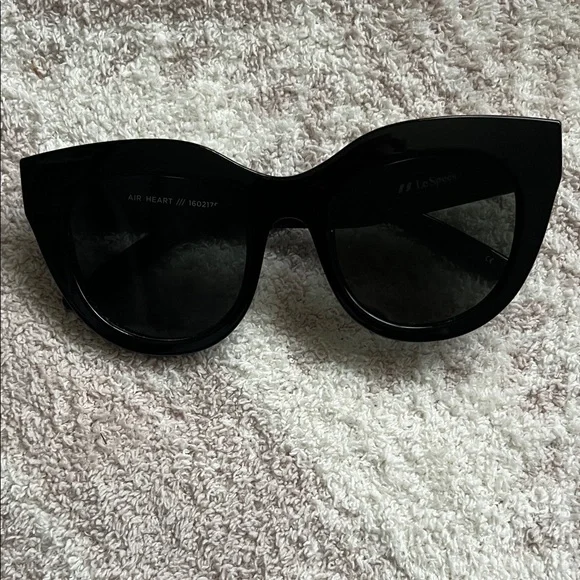 Le Specs Air Heart Black Cat-Eye Sunglasses - Picture 3 of 9